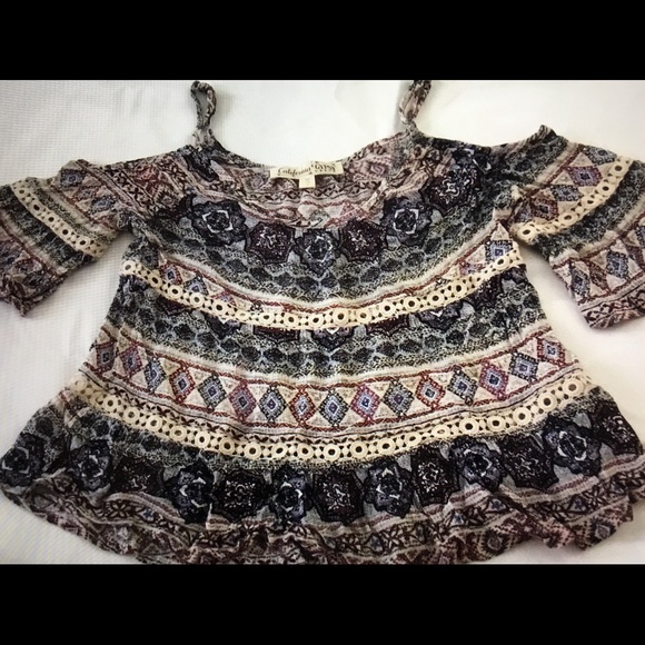 Boho off the shoulder top - Picture 1 of 3
